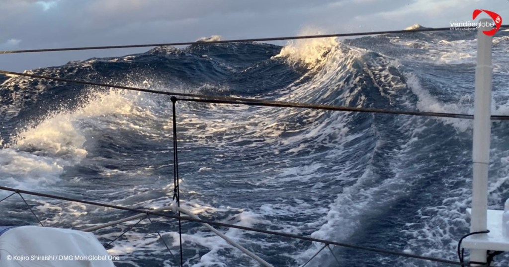 Waves from onboard DMG