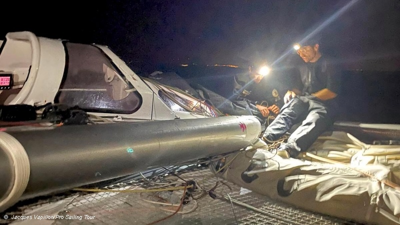 Pro Tour - The Arch dismasted