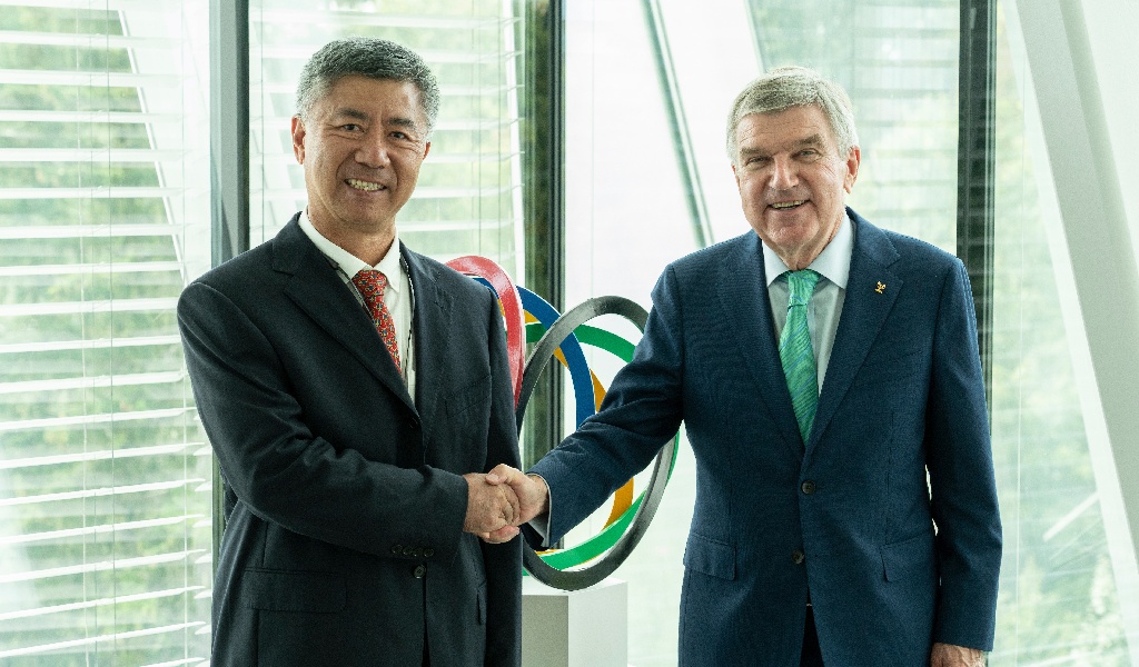 WS President Quanhai Li and IOCPresident Thomas Bach