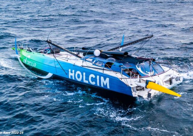 Ocean Race - Holcim-PRB Distmasted