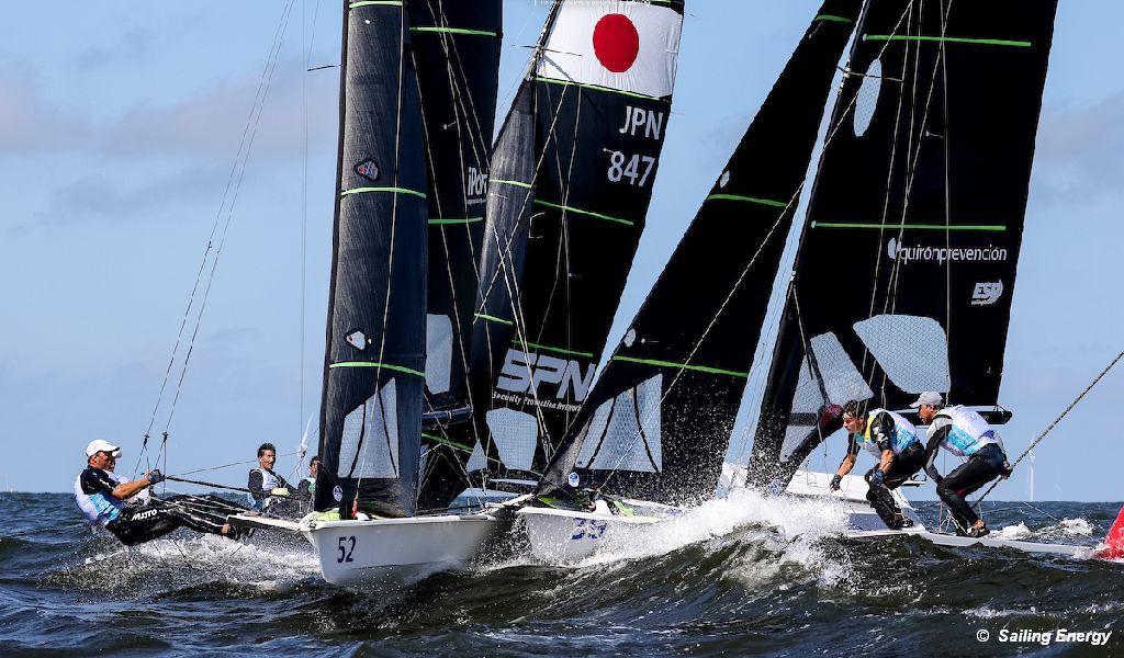 OLY_Worlds_Day-2_49er_Together_