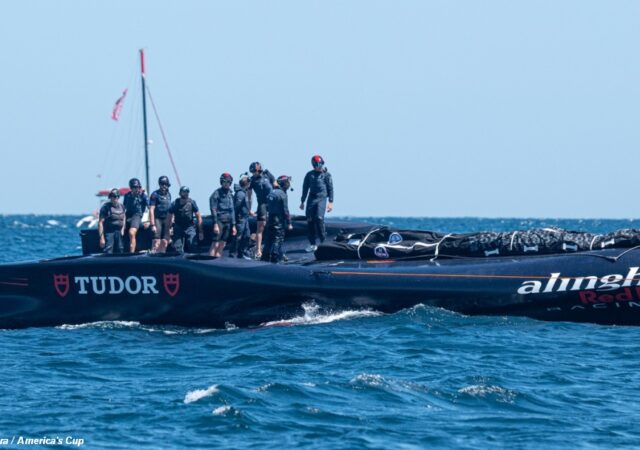 AC37 AC75 Alinghi Red Bull Mast Break