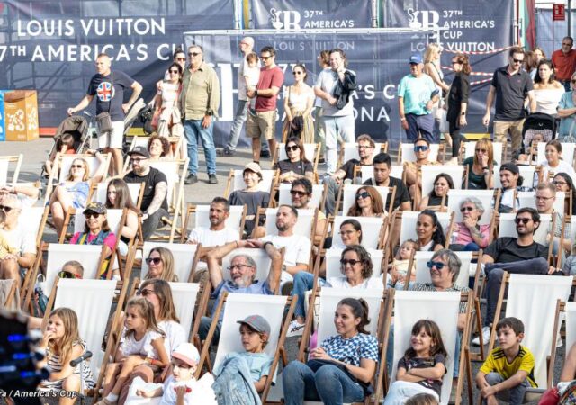 AC37 LV Spectators