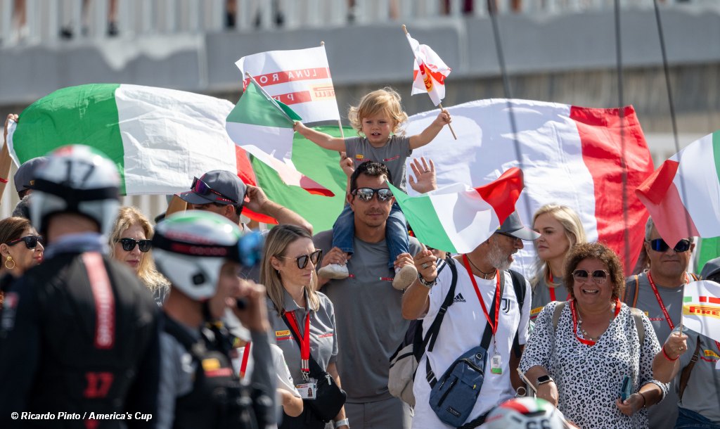 LV Semi-Final ITA Supporters