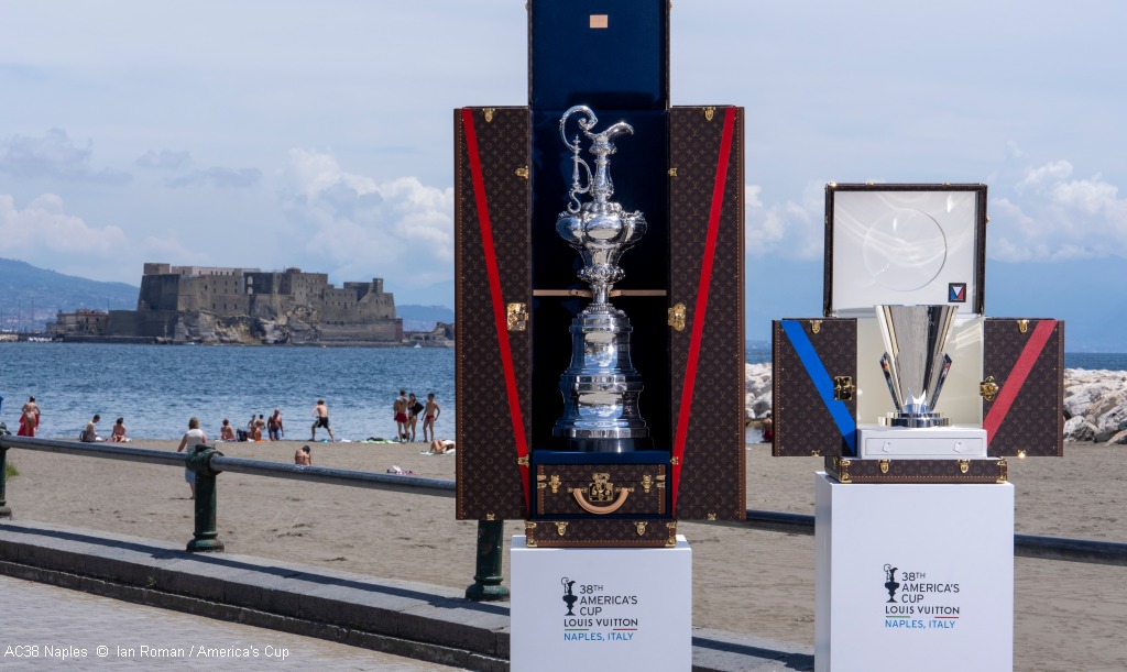 AC38 Cup Arrives Naples