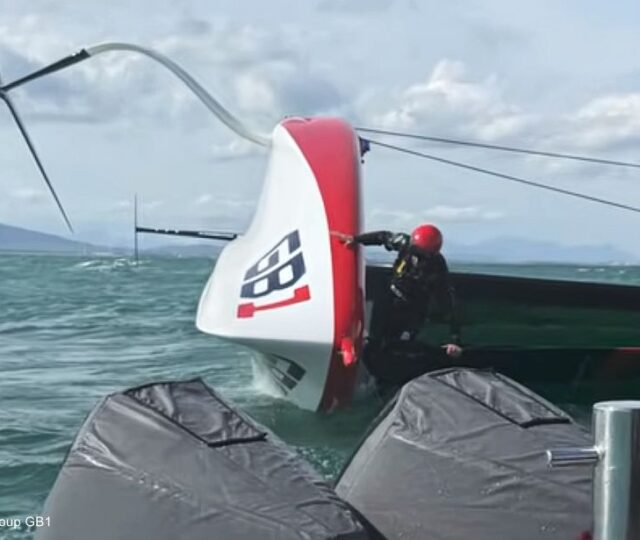 AC38 AC40 GB1 Capsize