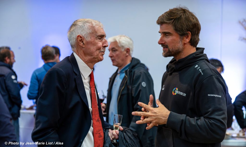 Boris Herrmann (GER) is talking with Rich Wilson, USA