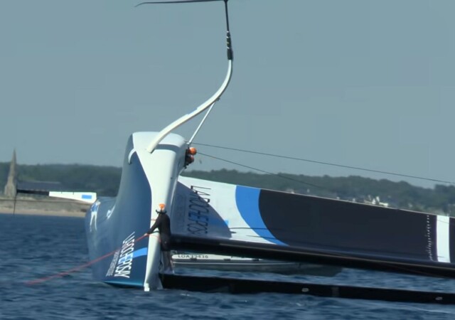 AC38 AC75 FRA Capsize