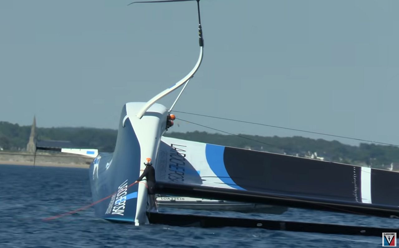 AC38 AC75 FRA Capsize